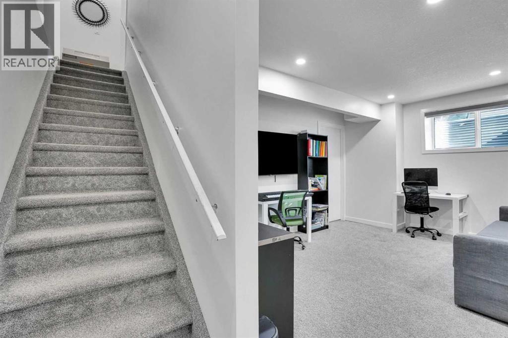 123 Carringham Road NW, Calgary, Alberta  T3P 1V3 - Photo 19 - A2291820