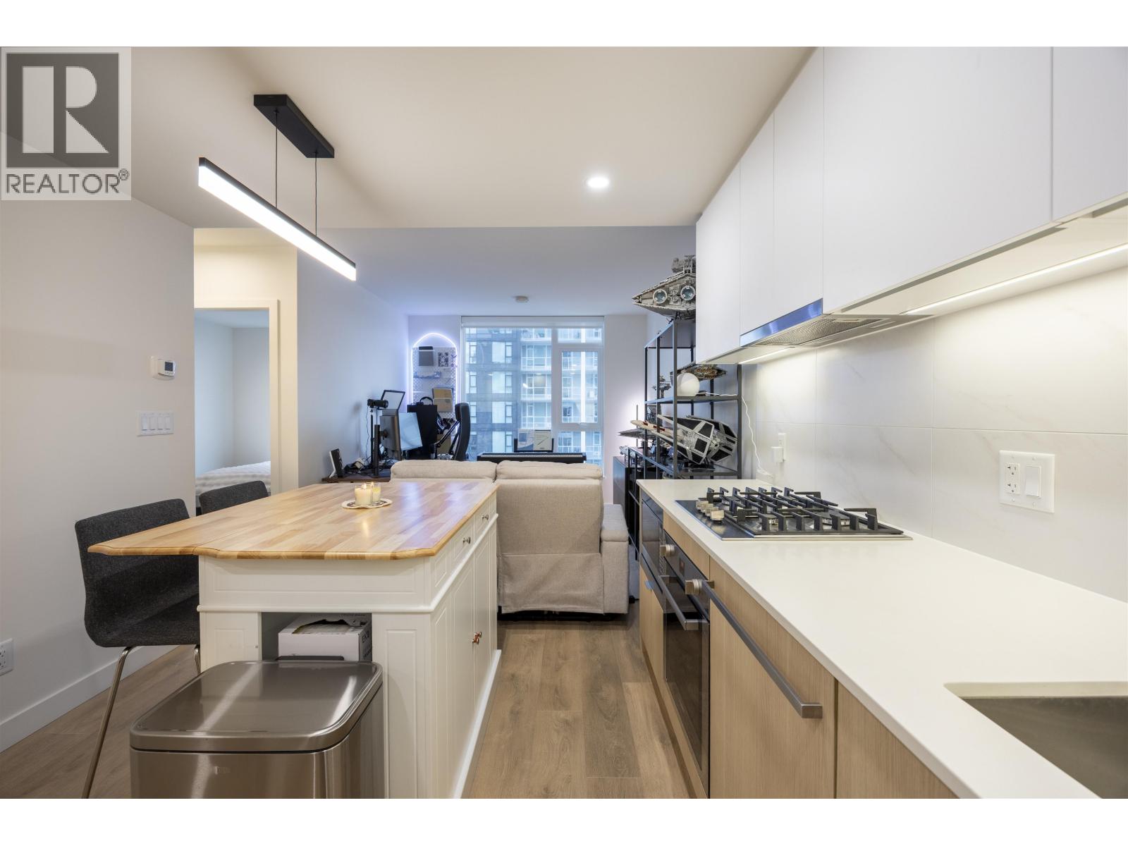 1205 318 Alderson Avenue, Coquitlam, British Columbia  V3K 0J1 - Photo 3 - R3101446