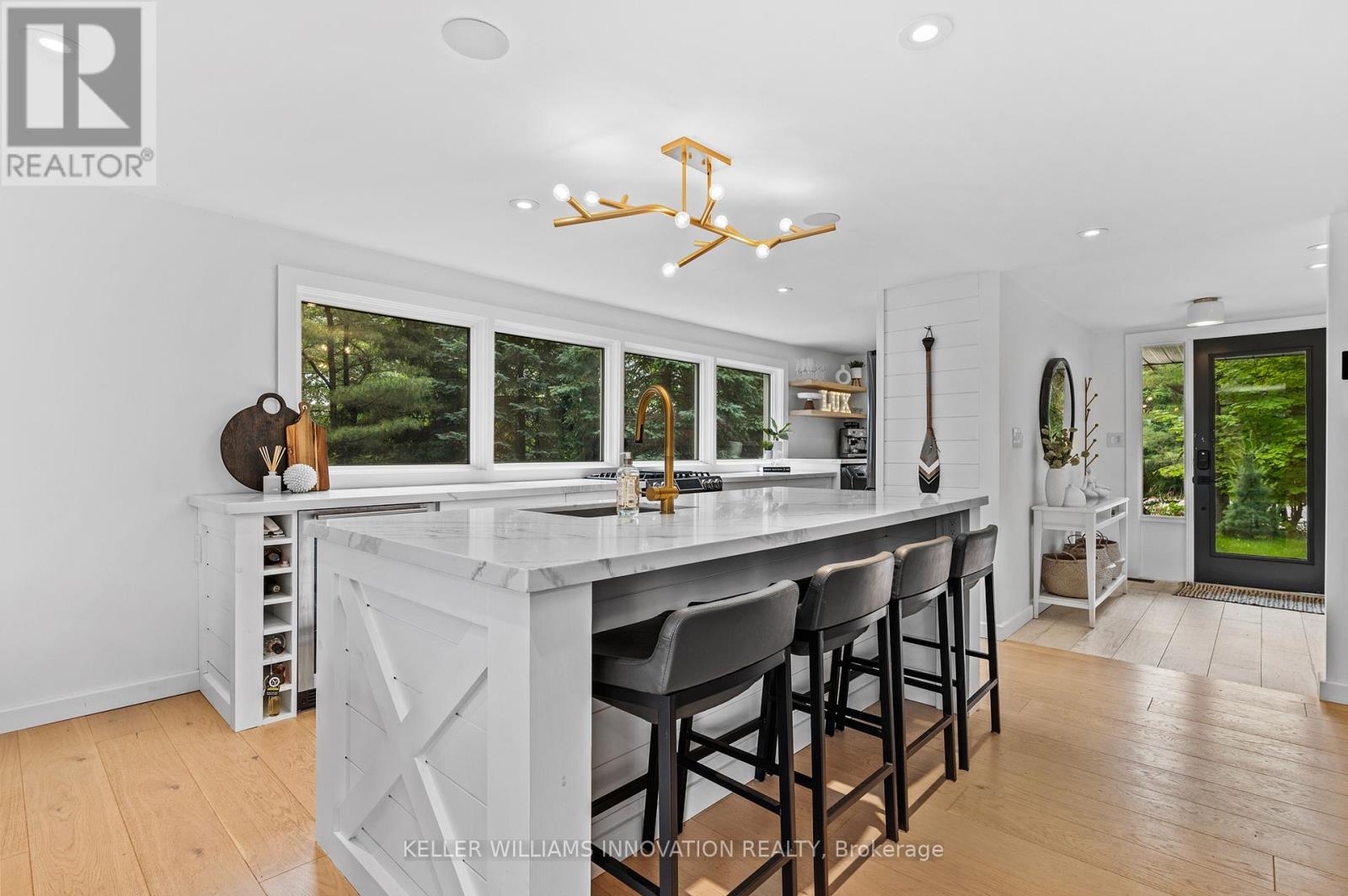 2872 Muskoka Road 118 W, Muskoka Lakes, Ontario  P0B 1J0 - Photo 6 - X12898074