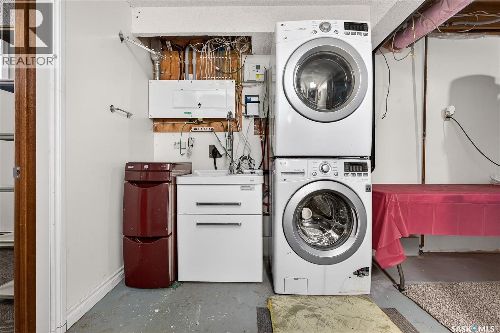 1345 Prince Crescent, Moose Jaw, Saskatchewan  S6H 6E6 - Photo 35 - SK030763