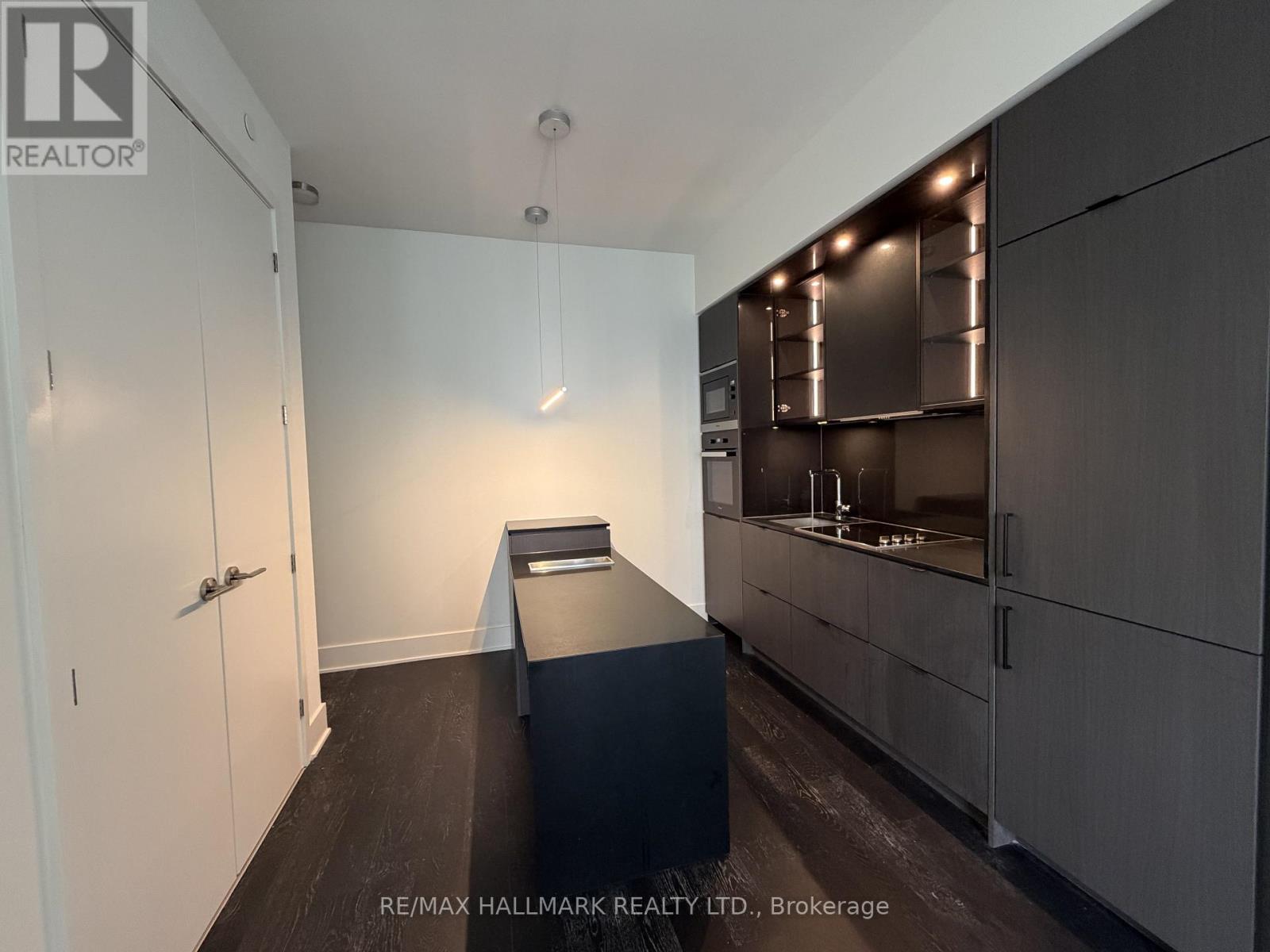 4206 - 11 Yorkville Avenue W, Toronto (Annex), Ontario  M4W 0B7 - Photo 5 - C12897522