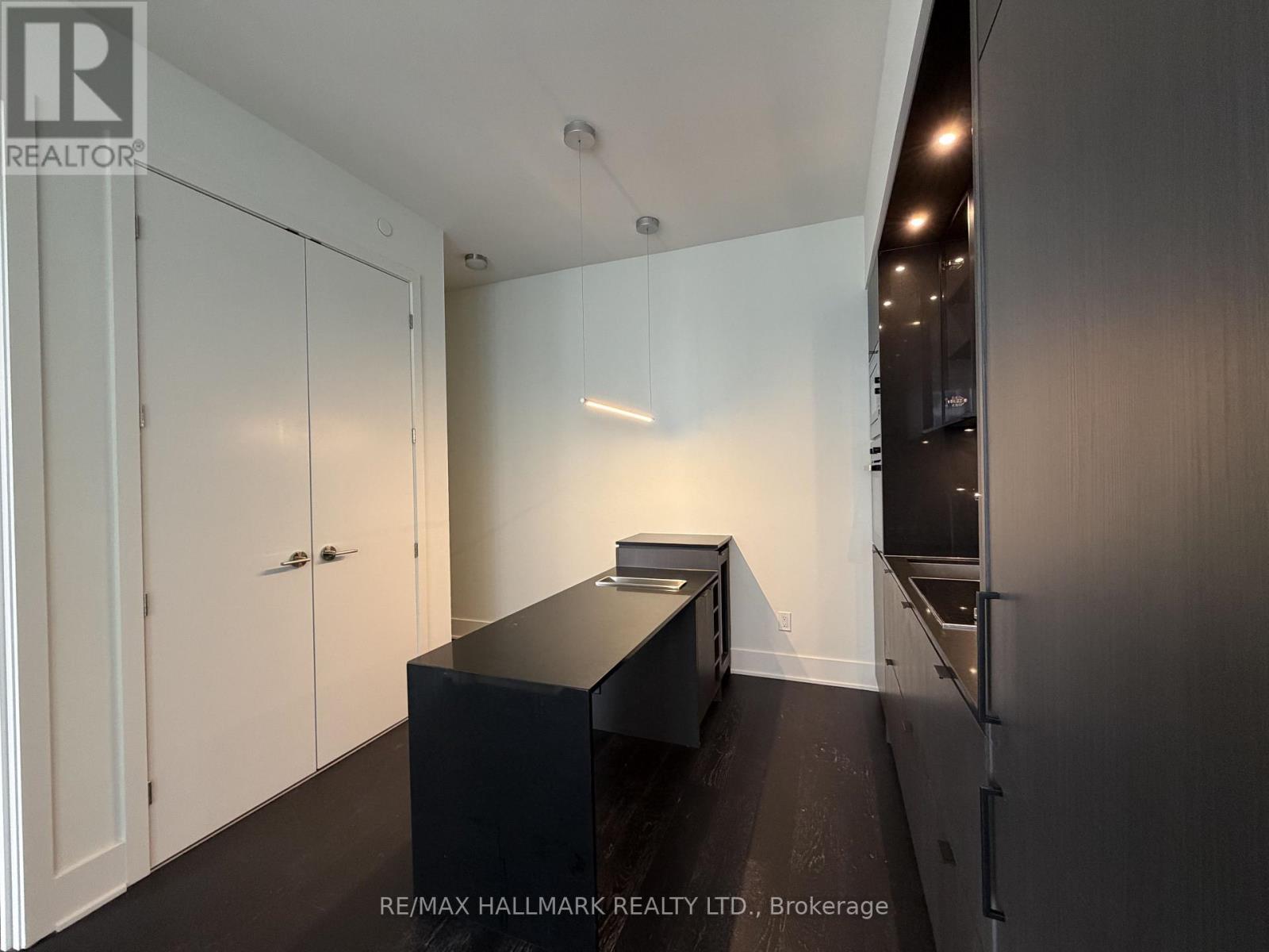 4206 - 11 Yorkville Avenue W, Toronto (Annex), Ontario  M4W 0B7 - Photo 6 - C12897522