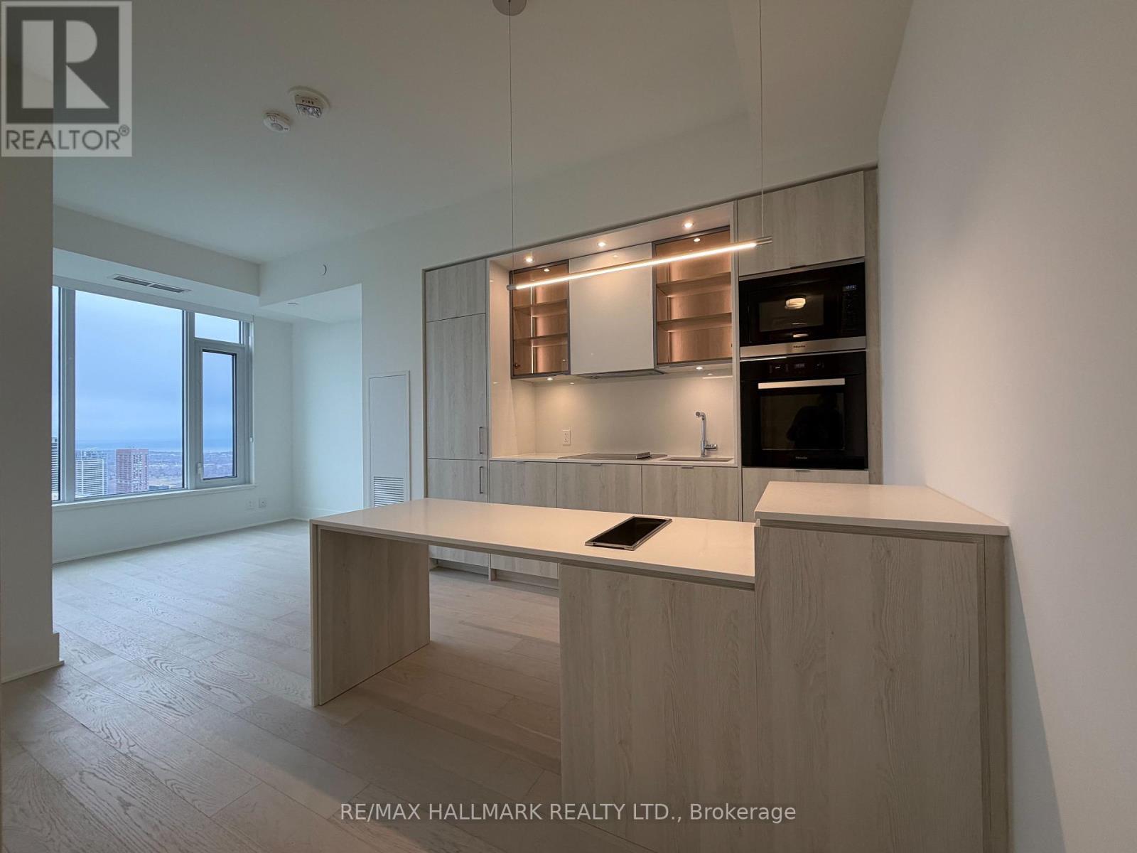 5705 - 11 Yorkville Avenue W, Toronto (Annex), Ontario  M4W 0B7 - Photo 5 - C12897540