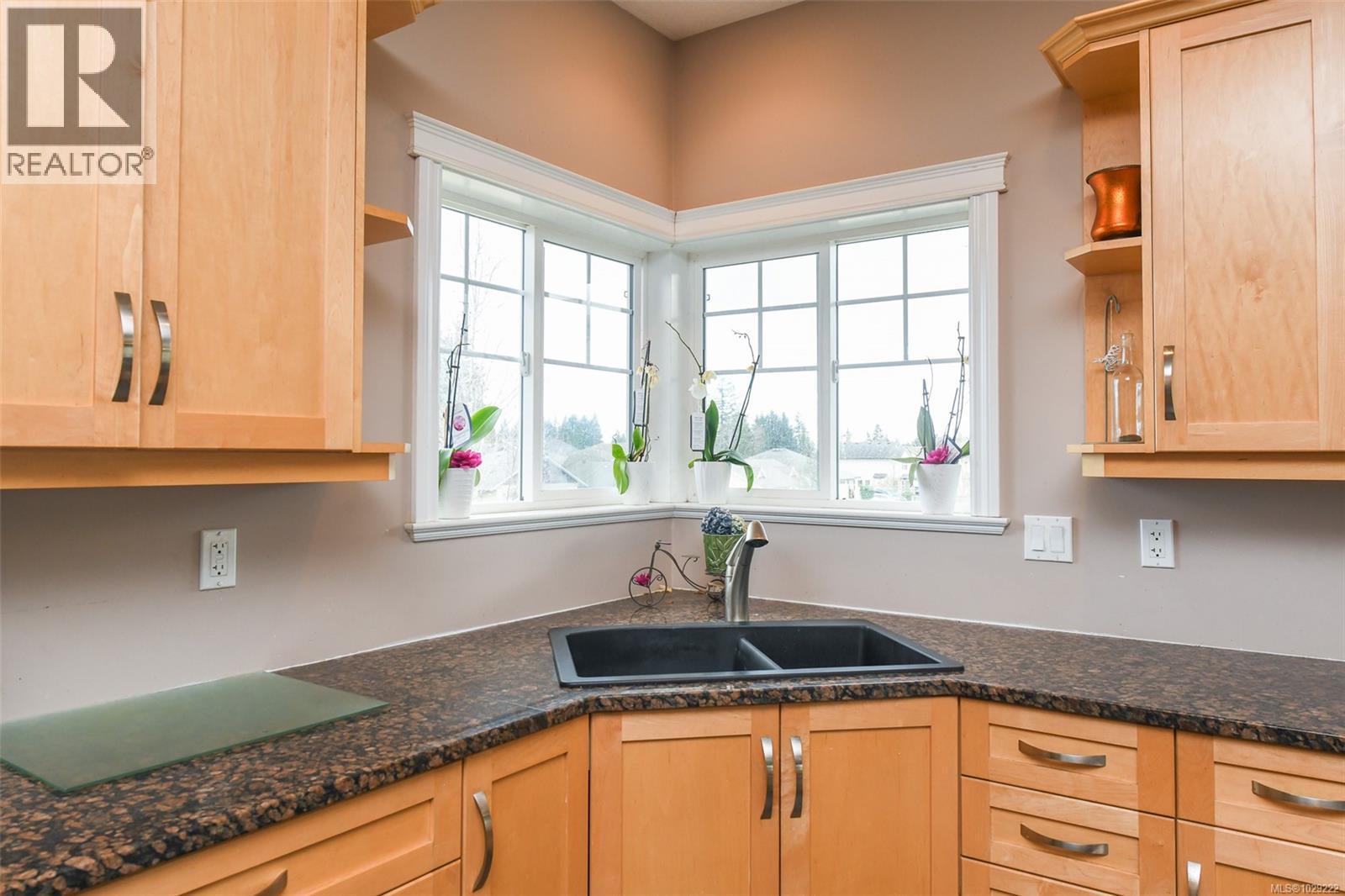 2737 Kendal Ave, Cumberland, British Columbia  V0R 1S0 - Photo 10 - 1029222