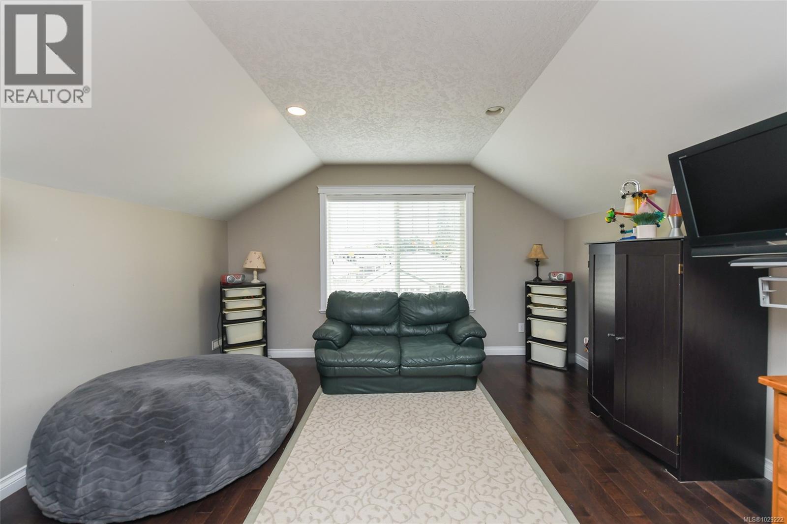 2737 Kendal Ave, Cumberland, British Columbia  V0R 1S0 - Photo 18 - 1029222