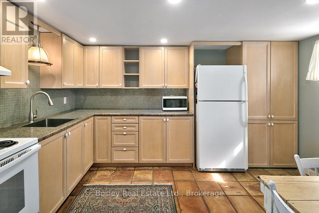 103 Brook Street, Blue Mountains, Ontario  N0H 1J0 - Photo 35 - X12898084