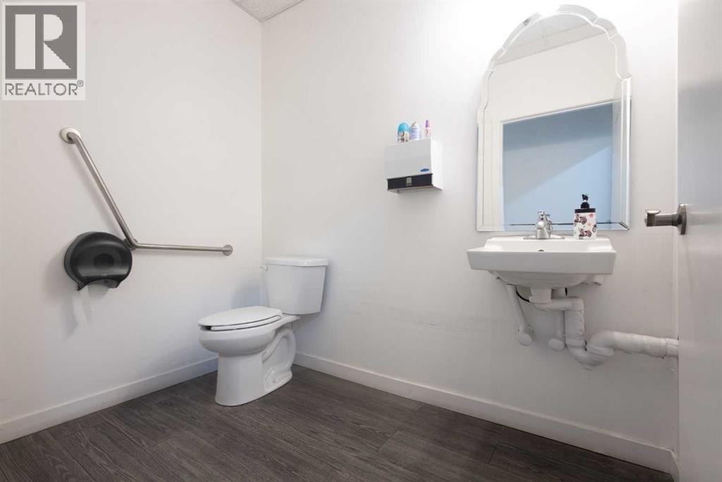 1888 Main Avenue Sw, Calgary, Alberta  T3C 0M5 - Photo 10 - A2291596