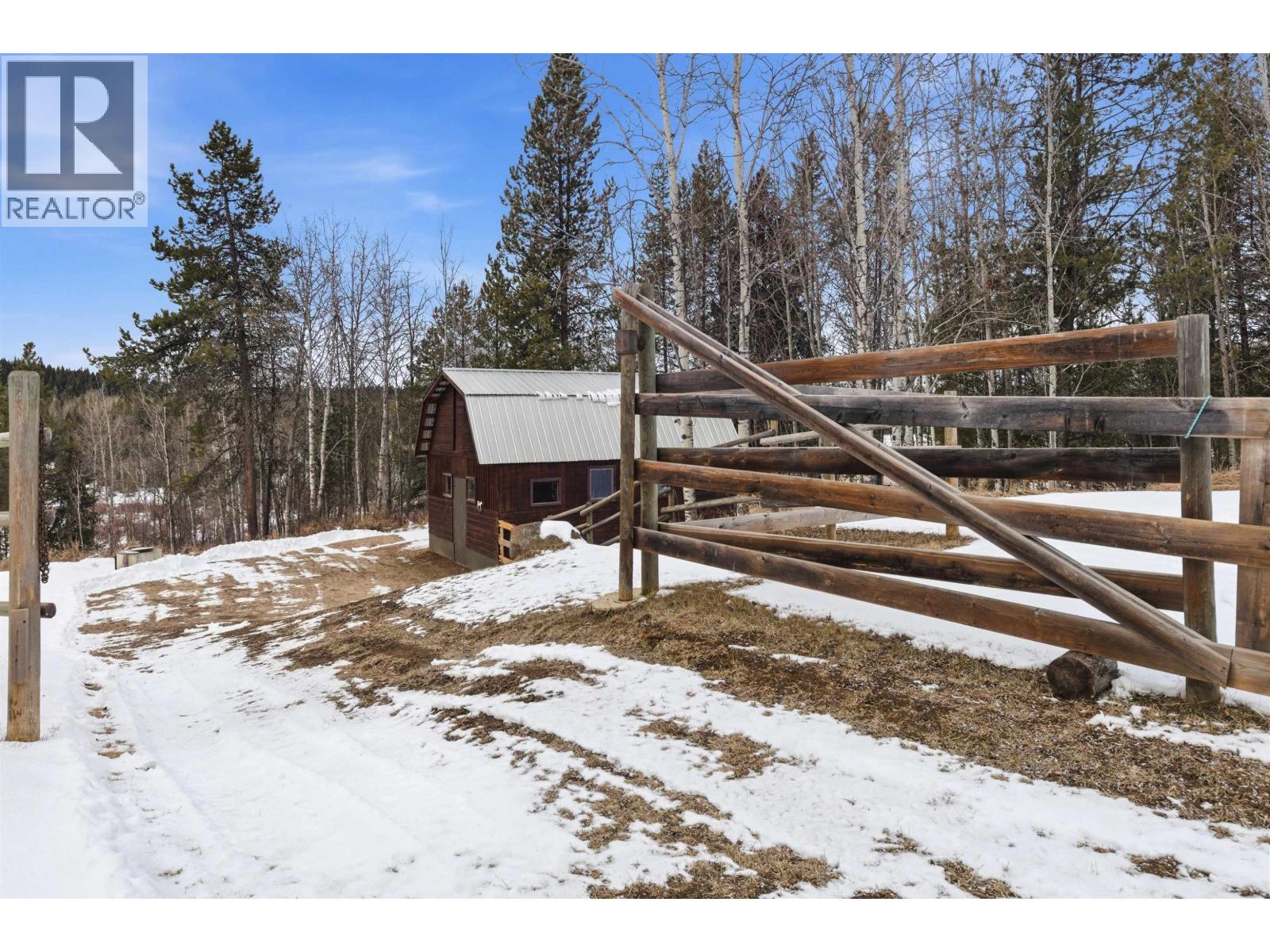 2815 Pioneer Crescent, 150 Mile House, British Columbia  V0K 2G0 - Photo 37 - R3101125