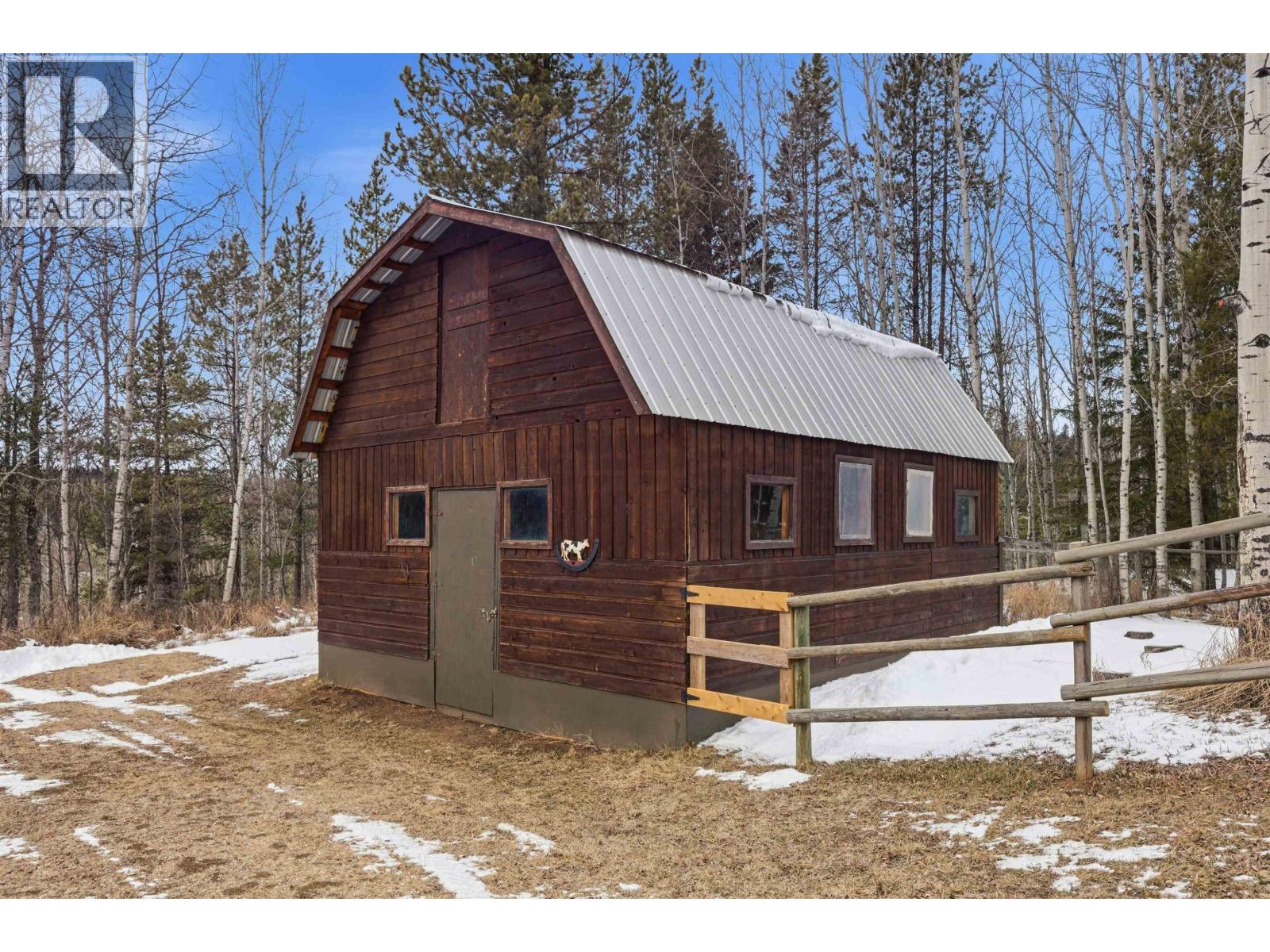 2815 Pioneer Crescent, 150 Mile House, British Columbia  V0K 2G0 - Photo 38 - R3101125