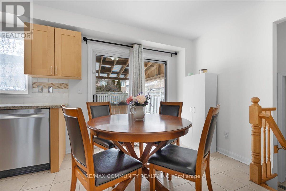 88 Mainland Crescent, Vaughan, Ontario  L6A 3G4 - Photo 11 - N12898080