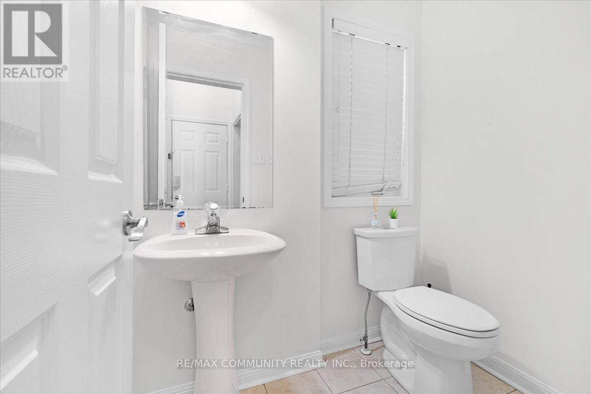 88 Mainland Crescent, Vaughan, Ontario  L6A 3G4 - Photo 13 - N12898080