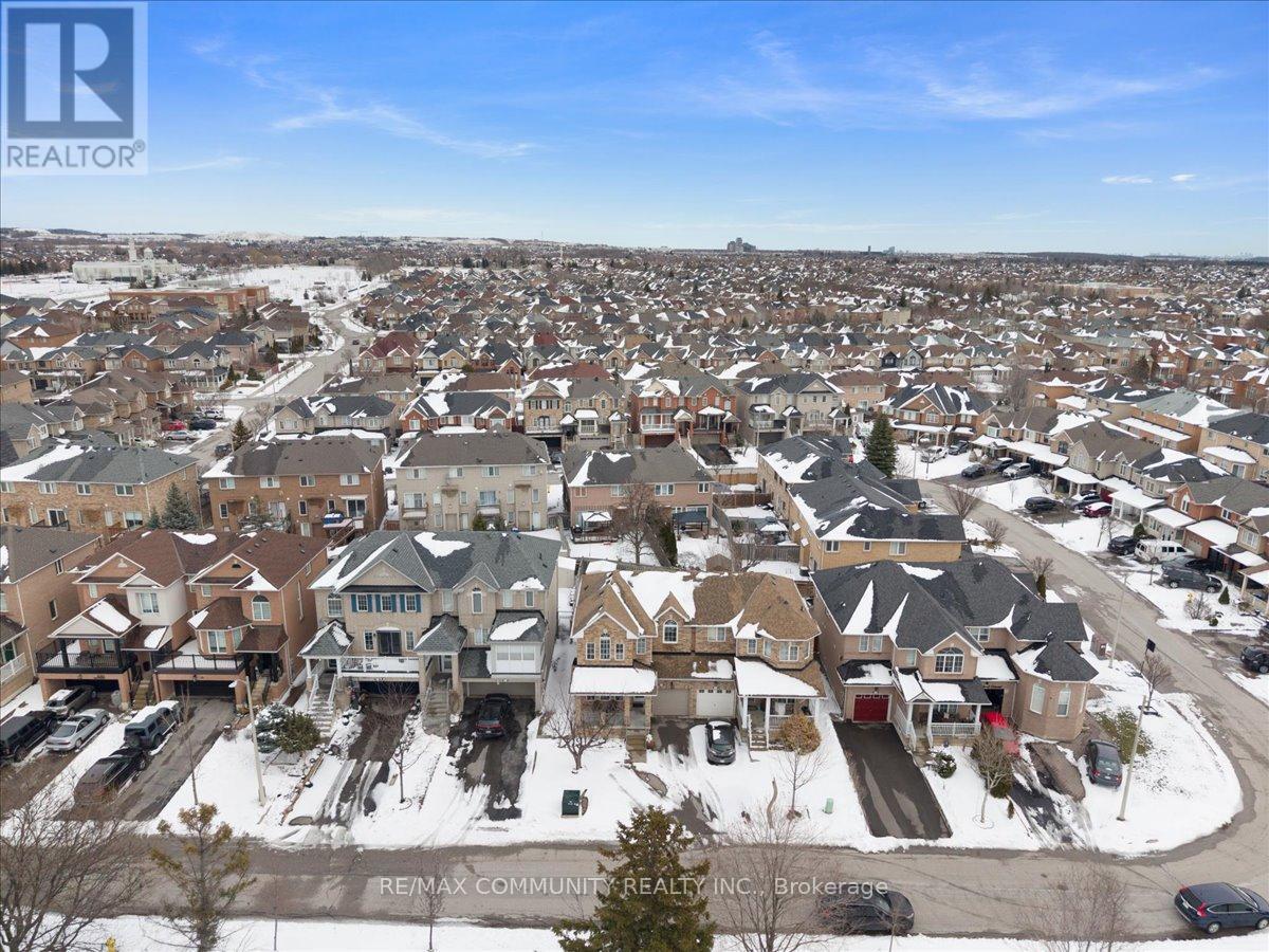 88 Mainland Crescent, Vaughan, Ontario  L6A 3G4 - Photo 35 - N12898080