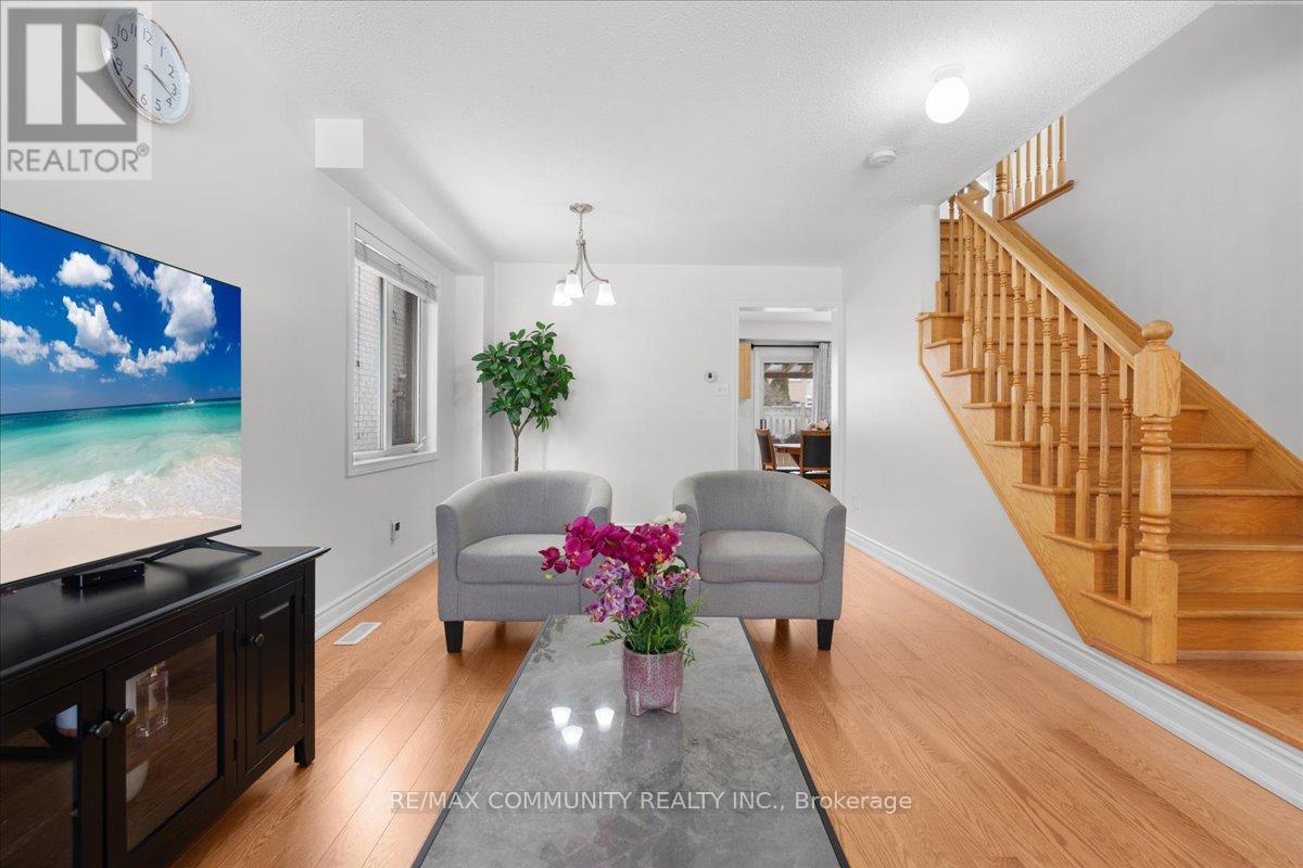 88 Mainland Crescent, Vaughan, Ontario  L6A 3G4 - Photo 6 - N12898080