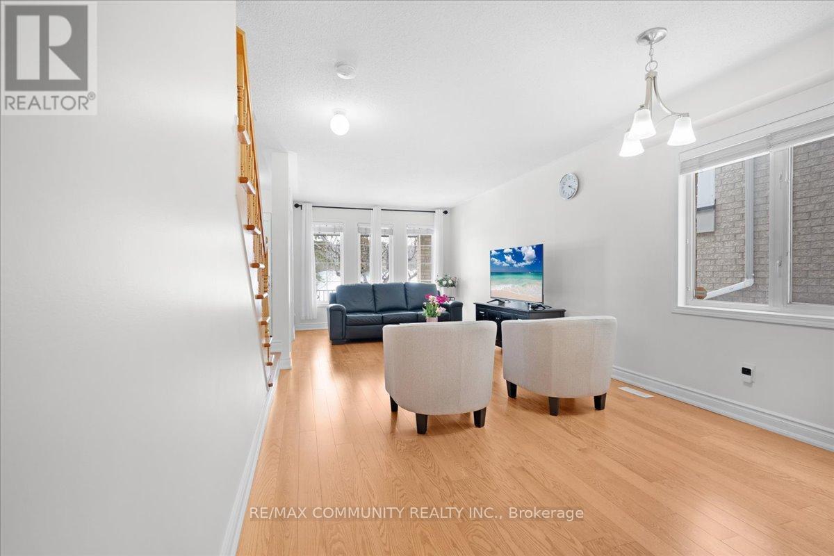 88 Mainland Crescent, Vaughan, Ontario  L6A 3G4 - Photo 7 - N12898080