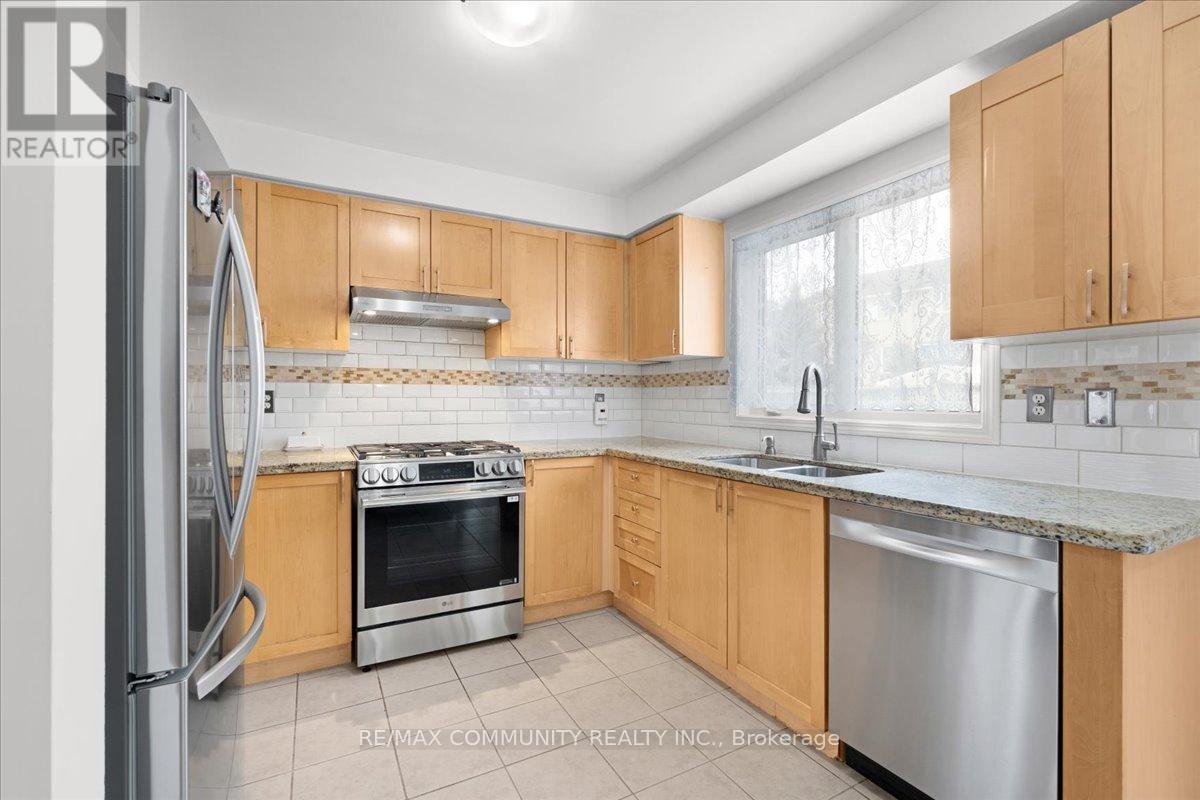 88 Mainland Crescent, Vaughan, Ontario  L6A 3G4 - Photo 8 - N12898080