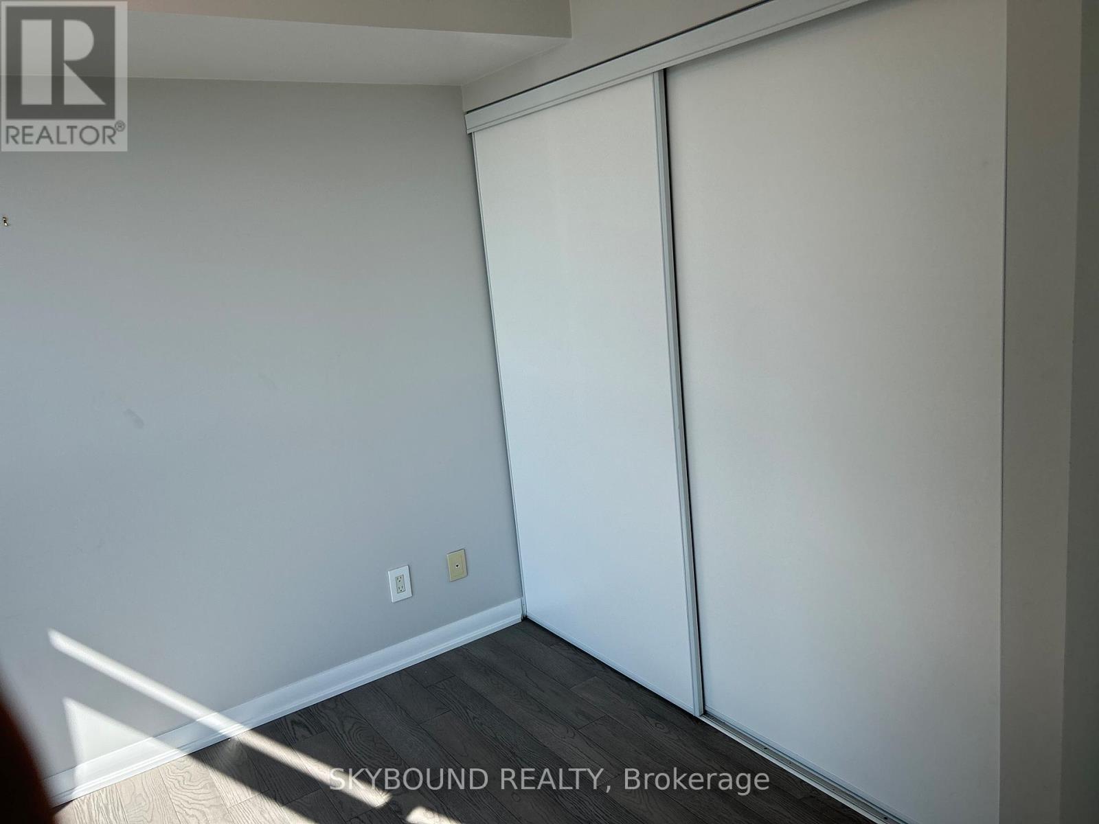 2004 - 215 Sherway Gardens Road, Toronto, Ontario  M9C 0A4 - Photo 17 - W12898078