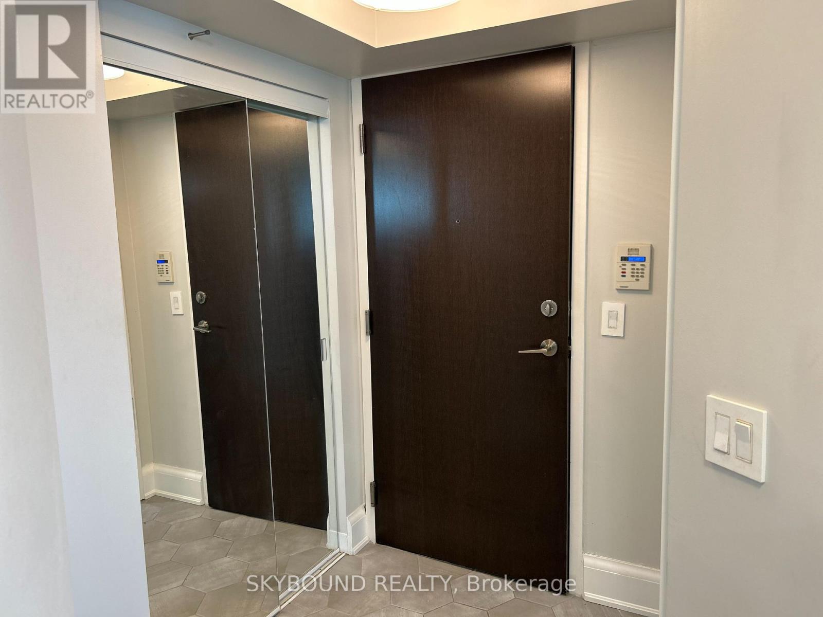 2004 - 215 Sherway Gardens Road, Toronto, Ontario  M9C 0A4 - Photo 2 - W12898078