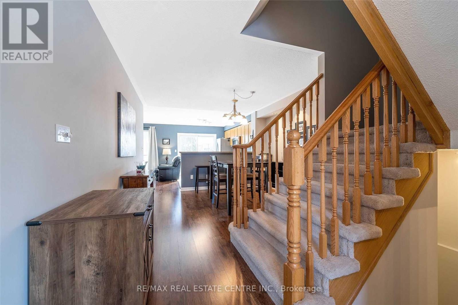 1024 Barclay Circle, Milton, Ontario  L9T 5W5 - Photo 4 - W12898090