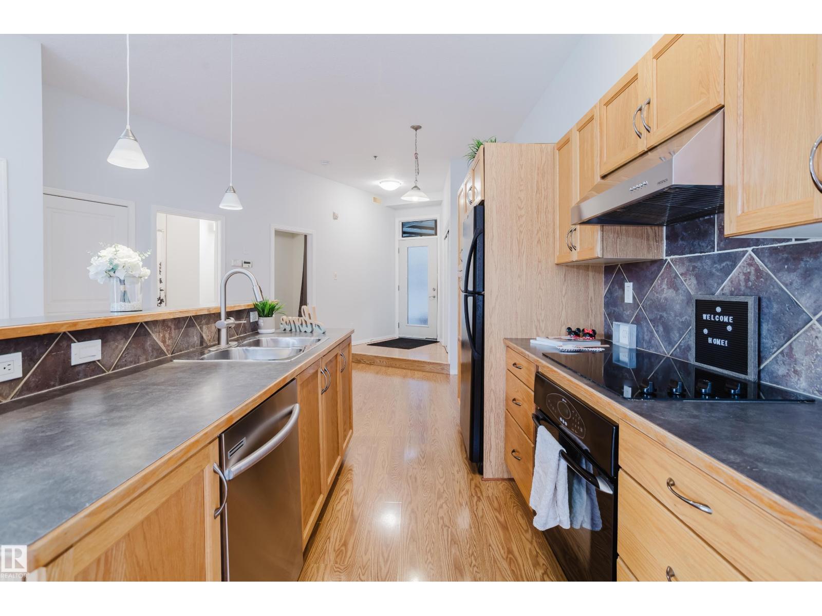 #207 10147 112 St Nw, Edmonton, Alberta  T5K 1M1 - Photo 2 - E4476974