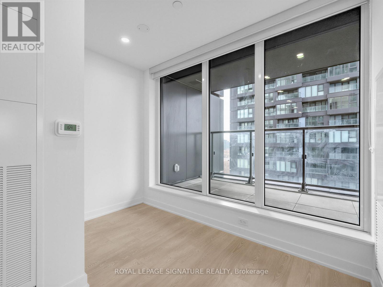 1007 - 1 Quarrington Lane, Toronto, Ontario  M3C 0S4 - Photo 8 - C12897846