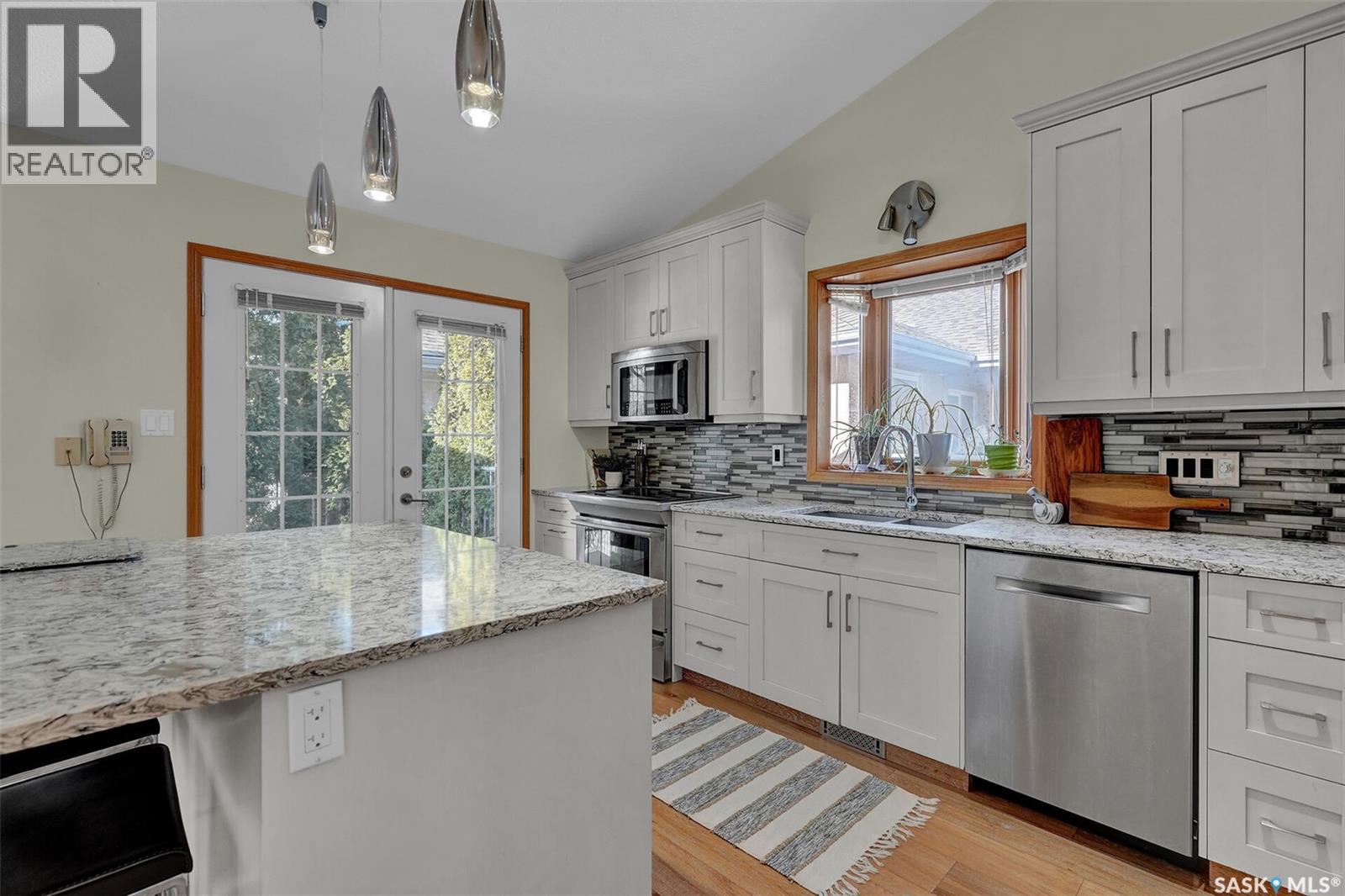 3328 Lakeshore Court, Regina, Saskatchewan  S4S 7H8 - Photo 13 - SK030723