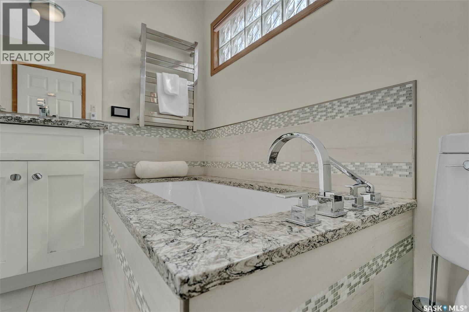 3328 Lakeshore Court, Regina, Saskatchewan  S4S 7H8 - Photo 18 - SK030723