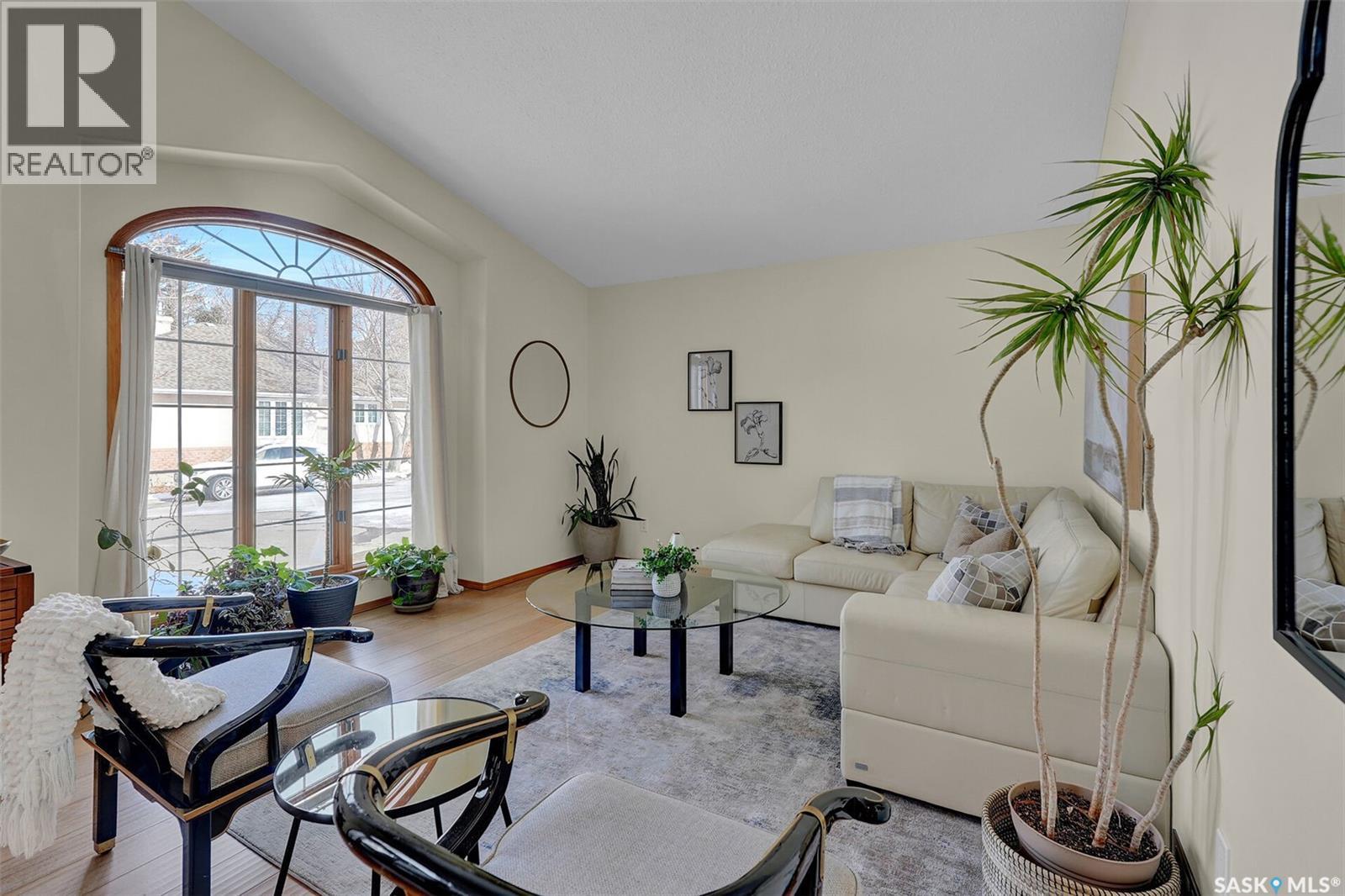 3328 Lakeshore Court, Regina, Saskatchewan  S4S 7H8 - Photo 4 - SK030723