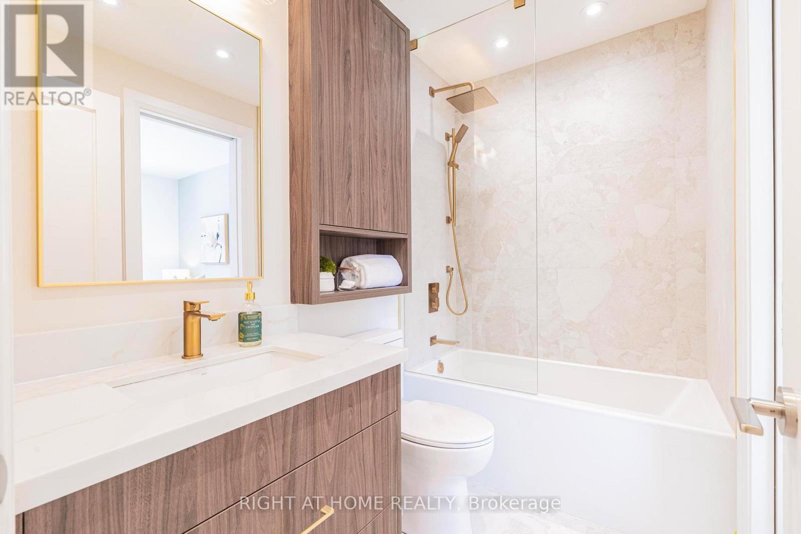 138 Winona Drive, Toronto, Ontario  M6G 3S7 - Photo 17 - C12898116