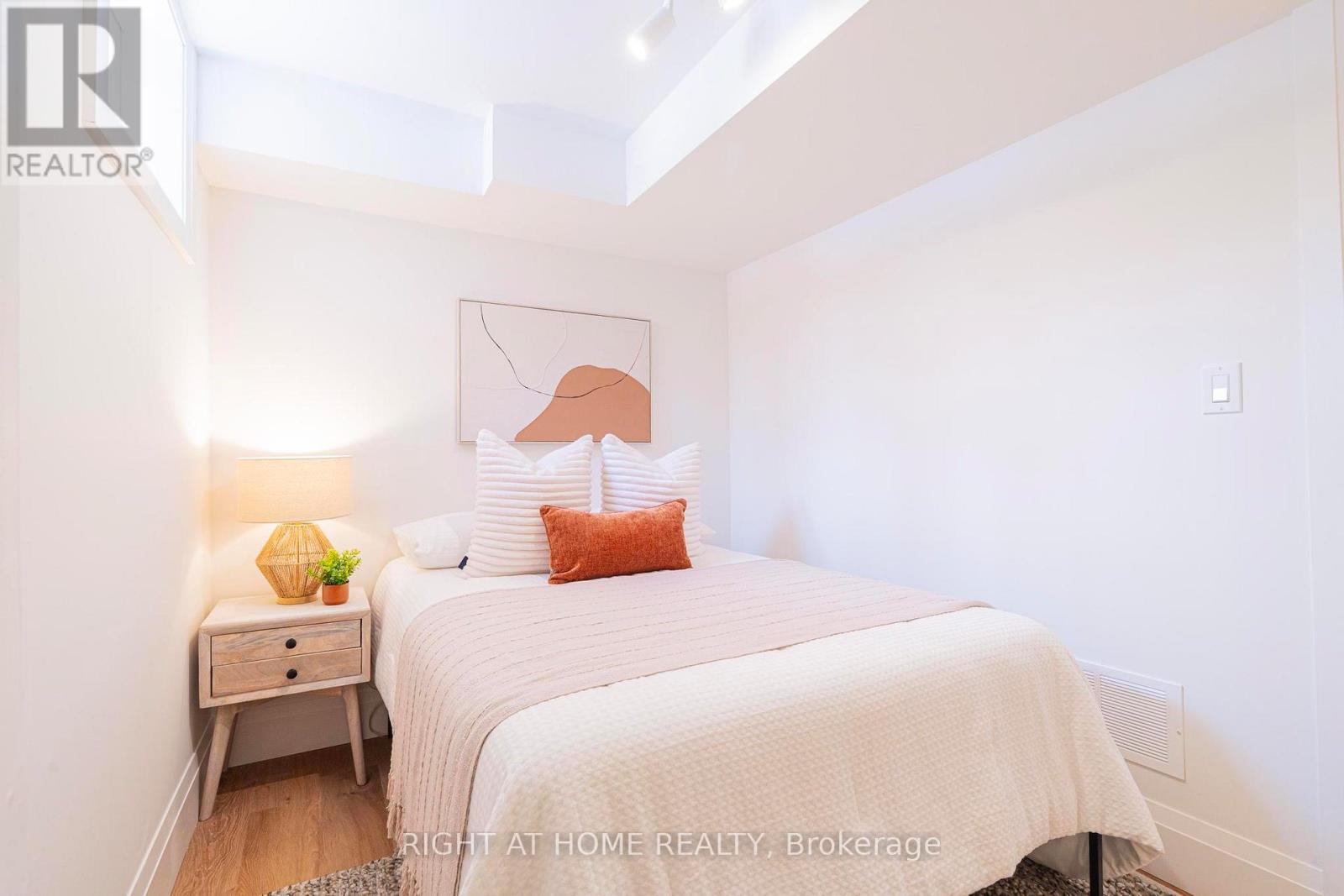 138 Winona Drive, Toronto, Ontario  M6G 3S7 - Photo 28 - C12898116