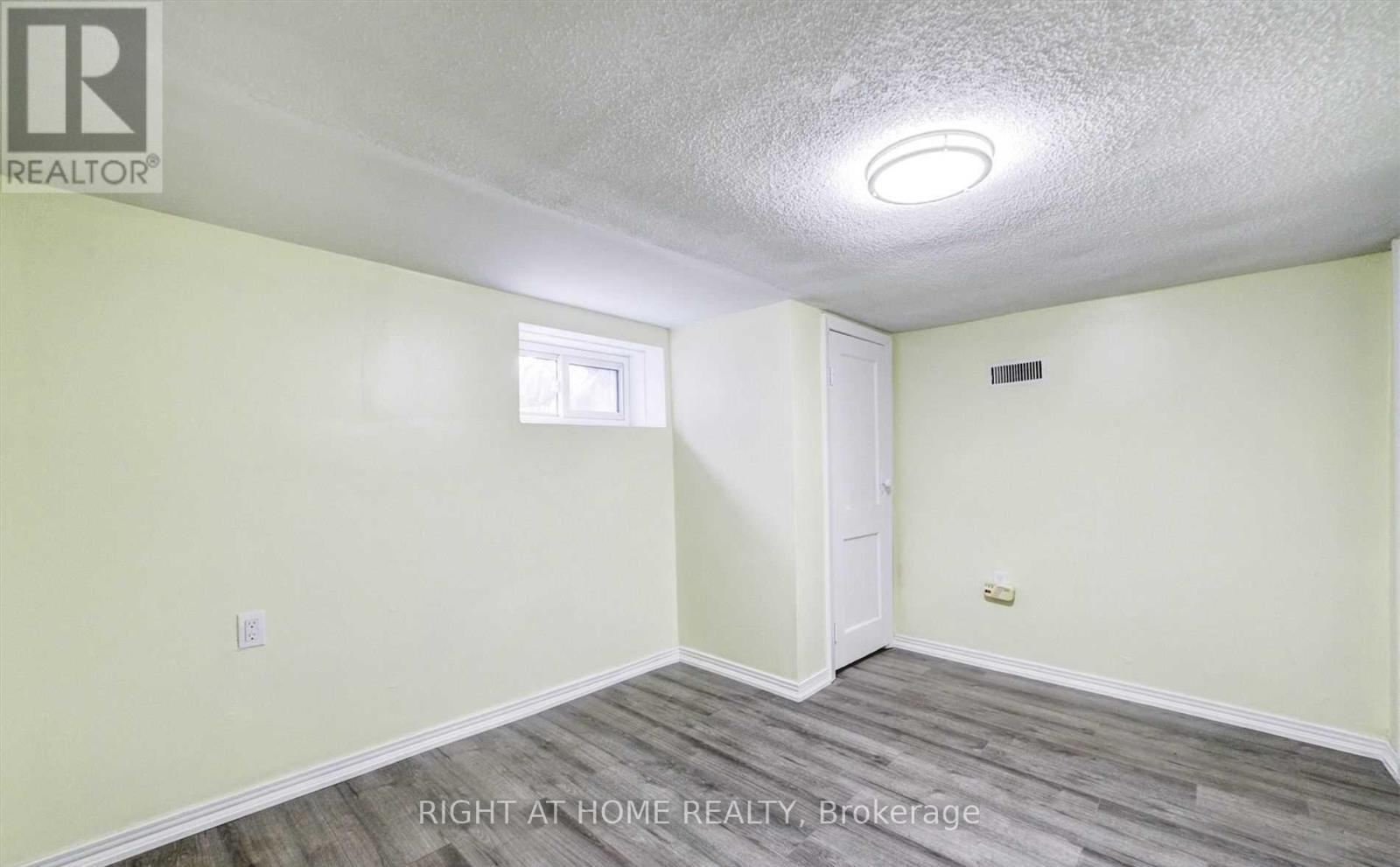 Bsmt - 35 Gibbons Street, Oshawa, Ontario  L1J 4X8 - Photo 6 - E12898108