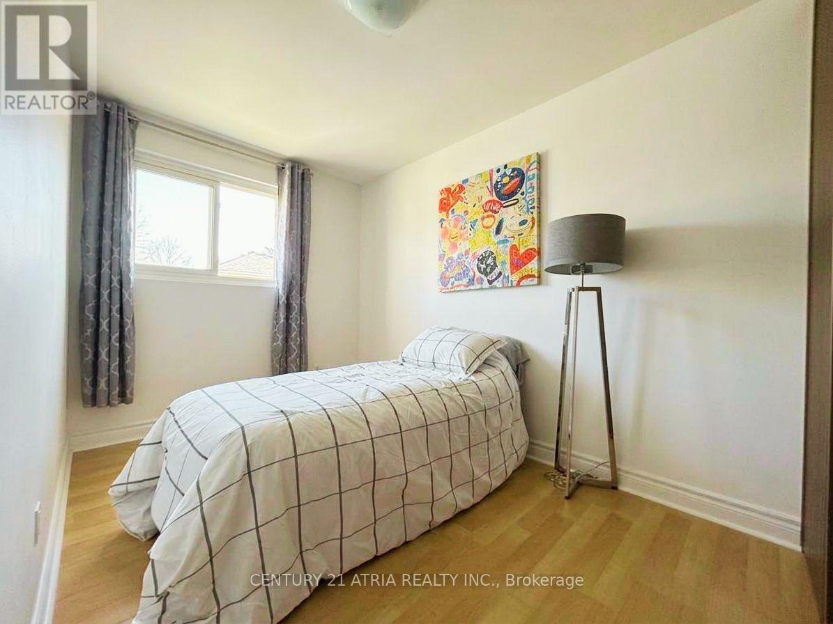 154 Freshmeadow Drive, Toronto, Ontario  M2H 2R1 - Photo 18 - C12895230