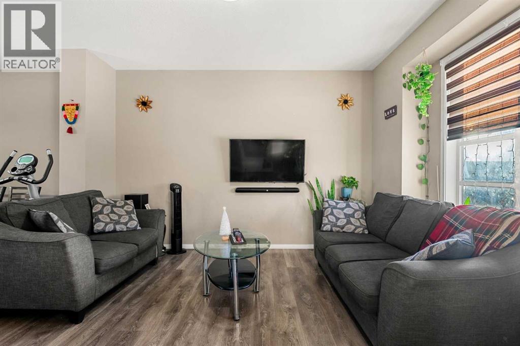 8916 46 Street Ne, Calgary, Alberta  T3J 0X6 - Photo 3 - A2283178