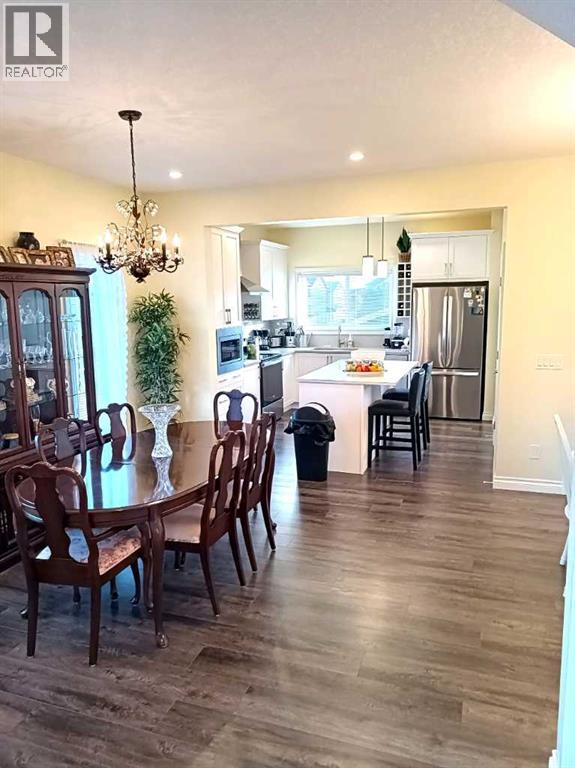 1100 Bayview Gardens SW, Airdrie, Alberta  T4B 5K4 - Photo 5 - A2279185