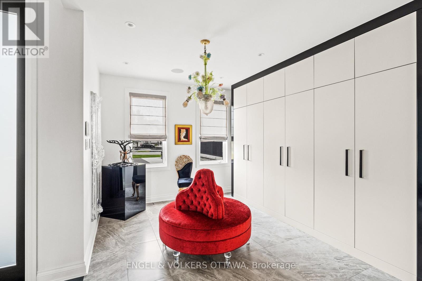 151 Winding Way, Ottawa, Ontario  K2C 3H1 - Photo 5 - X12898132