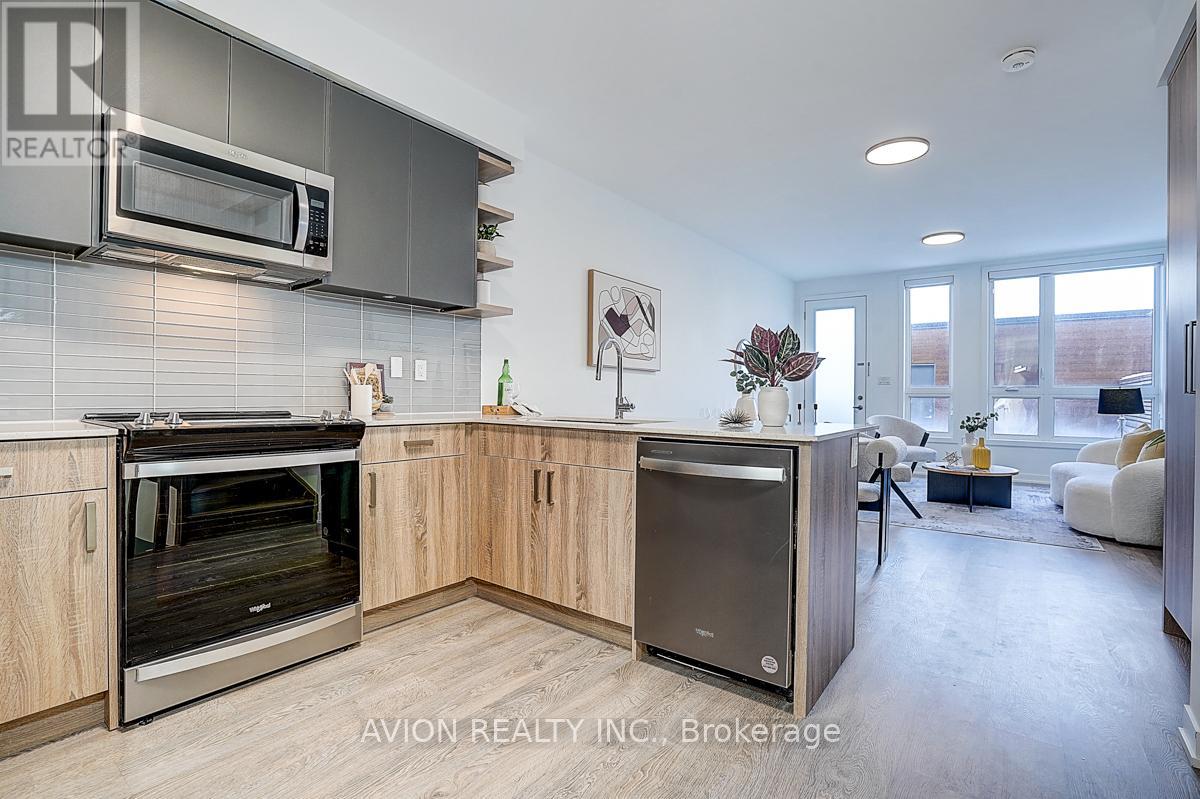 112 Green Gardens Boulevard, Toronto, Ontario  M6A 0E5 - Photo 12 - C12898136