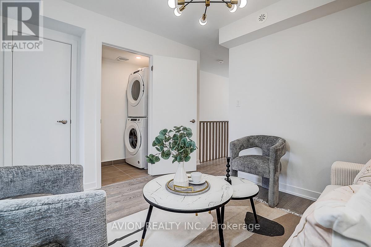 112 Green Gardens Boulevard, Toronto, Ontario  M6A 0E5 - Photo 39 - C12898136