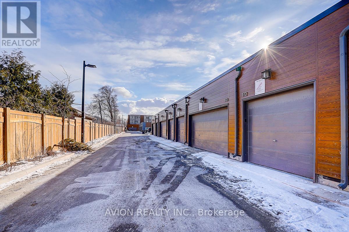 112 Green Gardens Boulevard, Toronto, Ontario  M6A 0E5 - Photo 44 - C12898136