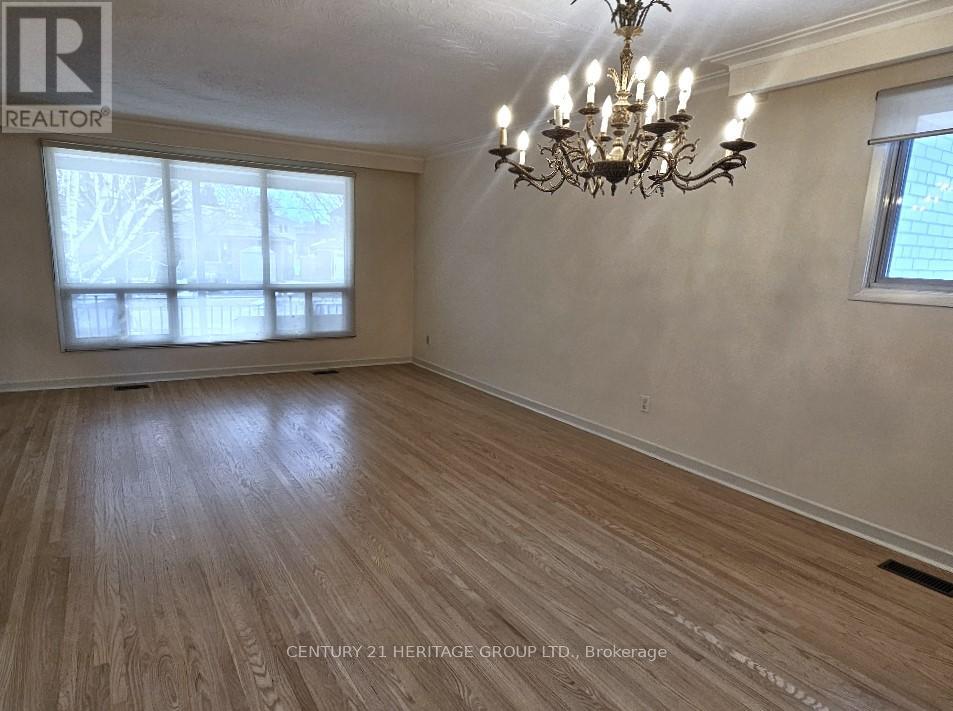 63 Marathon Crescent, Toronto, Ontario  M2R 2L8 - Photo 4 - C12898142