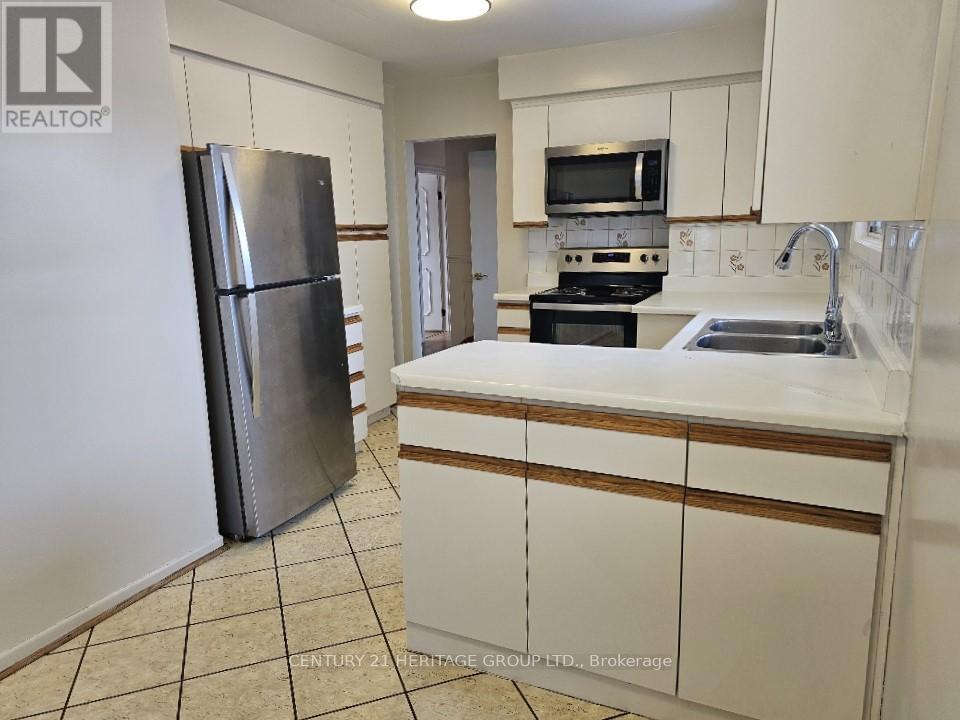 63 Marathon Crescent, Toronto, Ontario  M2R 2L8 - Photo 6 - C12898142