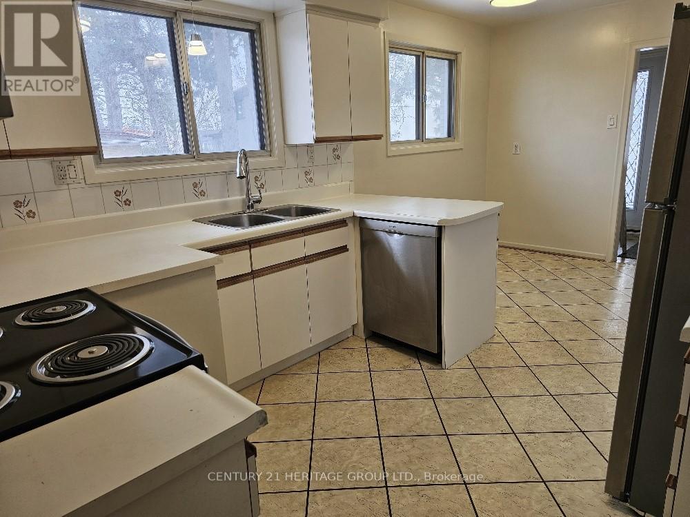 63 Marathon Crescent, Toronto, Ontario  M2R 2L8 - Photo 7 - C12898142