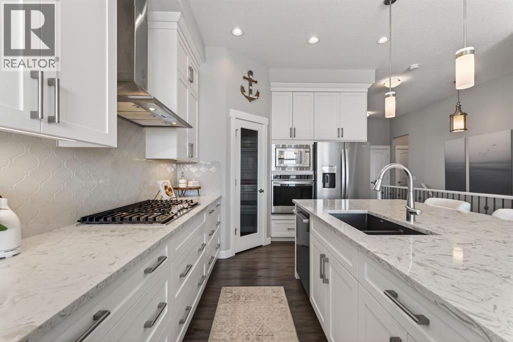 55 Mist Mountain Rise, Okotoks, Alberta  T1S 5R4 - Photo 6 - A2294310