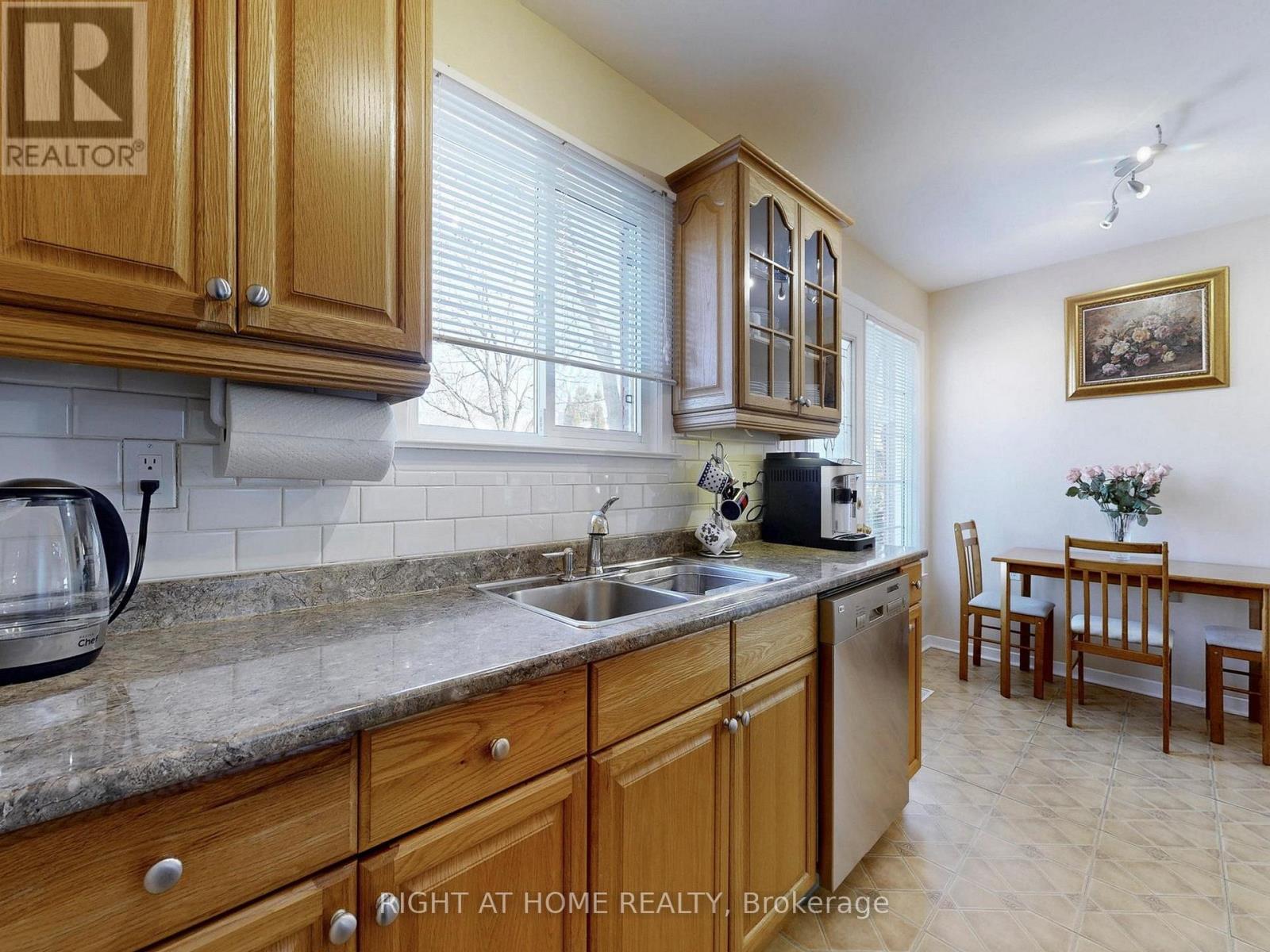 50 Rathfon Crescent, Richmond Hill, Ontario  L4C 5B7 - Photo 19 - N12898128