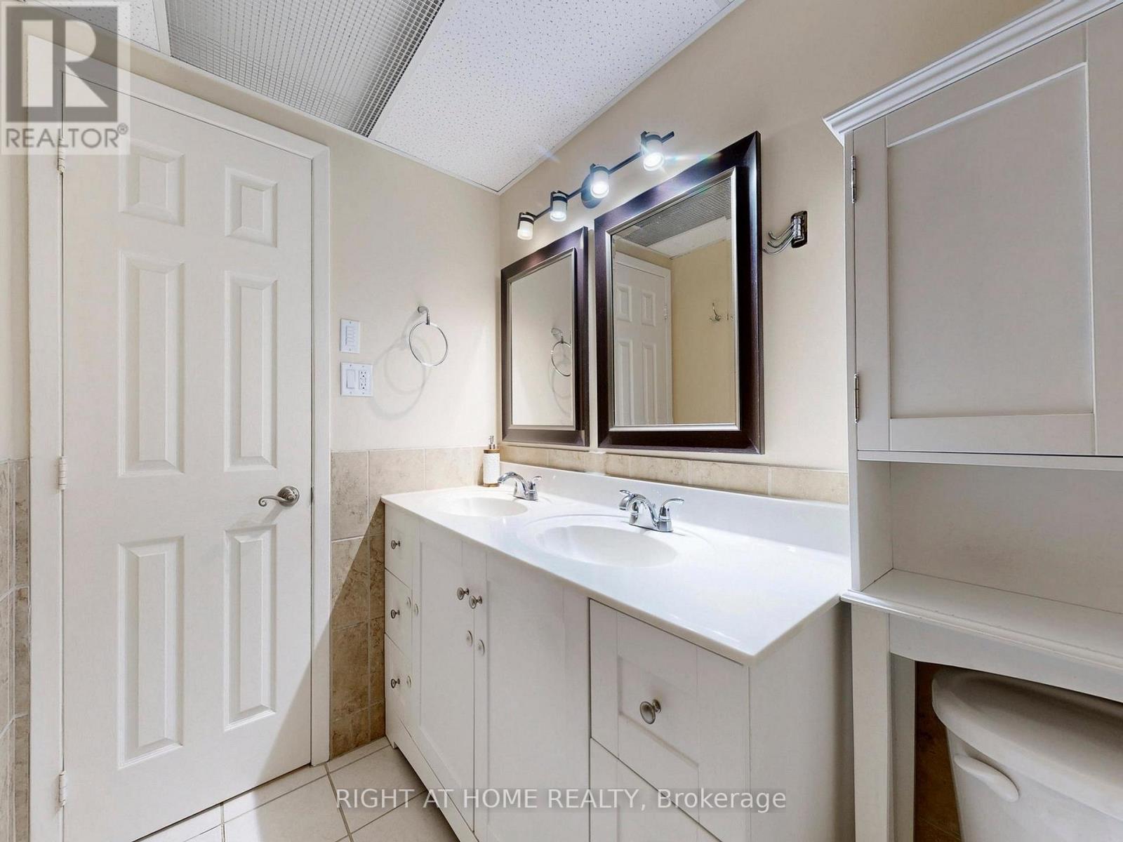 50 Rathfon Crescent, Richmond Hill, Ontario  L4C 5B7 - Photo 38 - N12898128