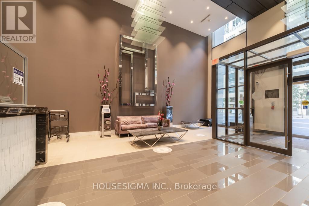 1712 - 9201 Yonge Street, Richmond Hill, Ontario  L4C 6Z2 - Photo 14 - N12898158