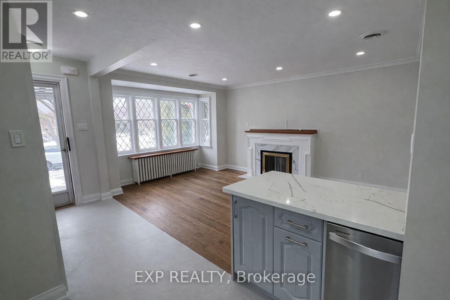 11 Fairside Avenue, Toronto, Ontario  M4C 3G8 - Photo 7 - E12898114