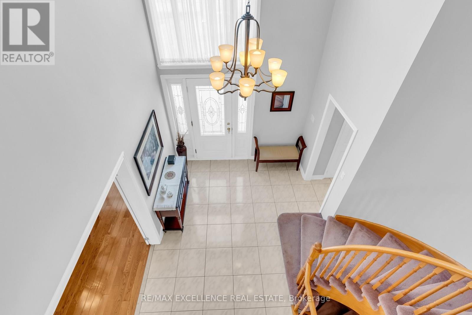 30 Northumberland Place, Brampton, Ontario  L6S 4E5 - Photo 5 - W12898122