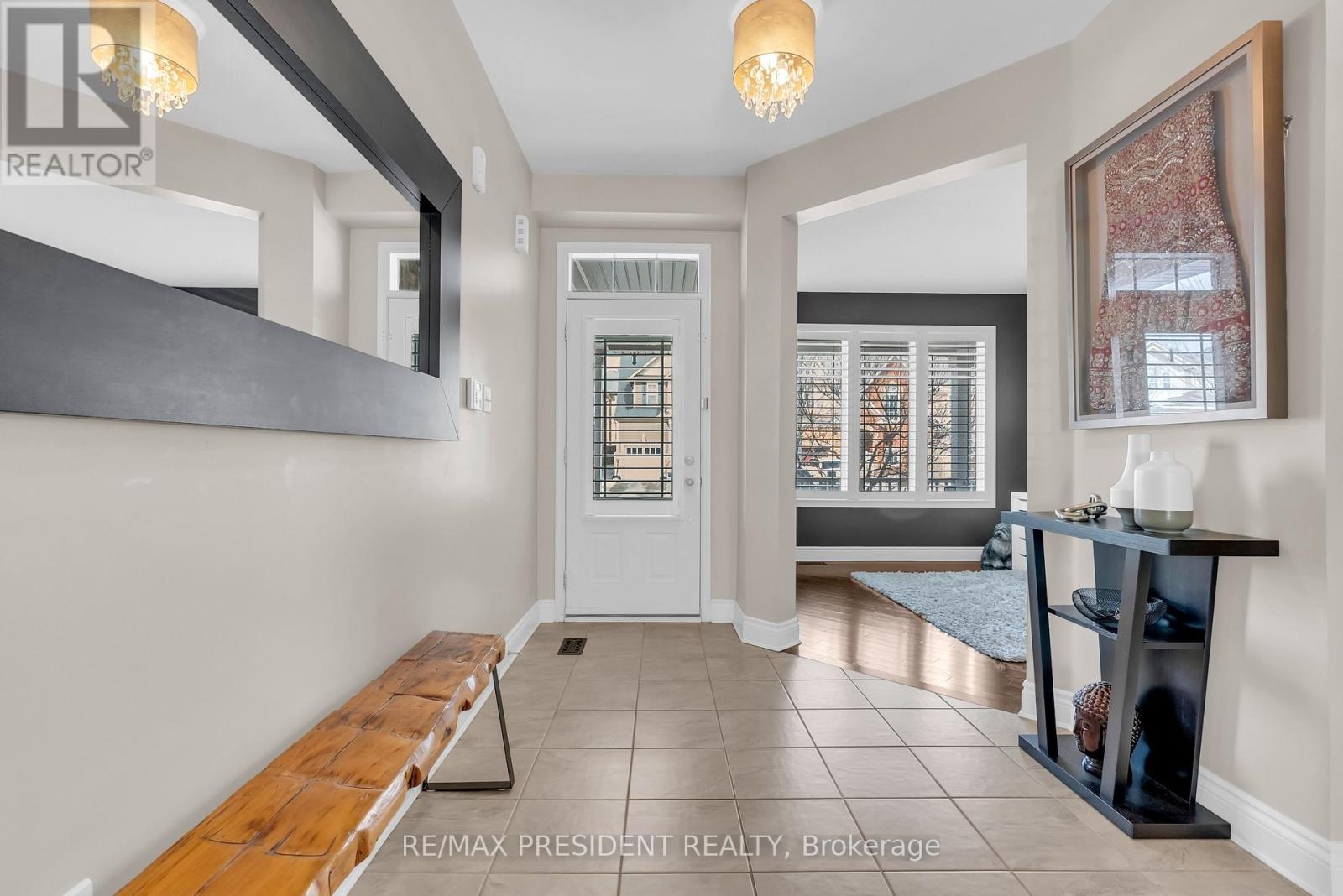 306 Pringle Avenue, Milton, Ontario  L9T 7N2 - Photo 10 - W12898138