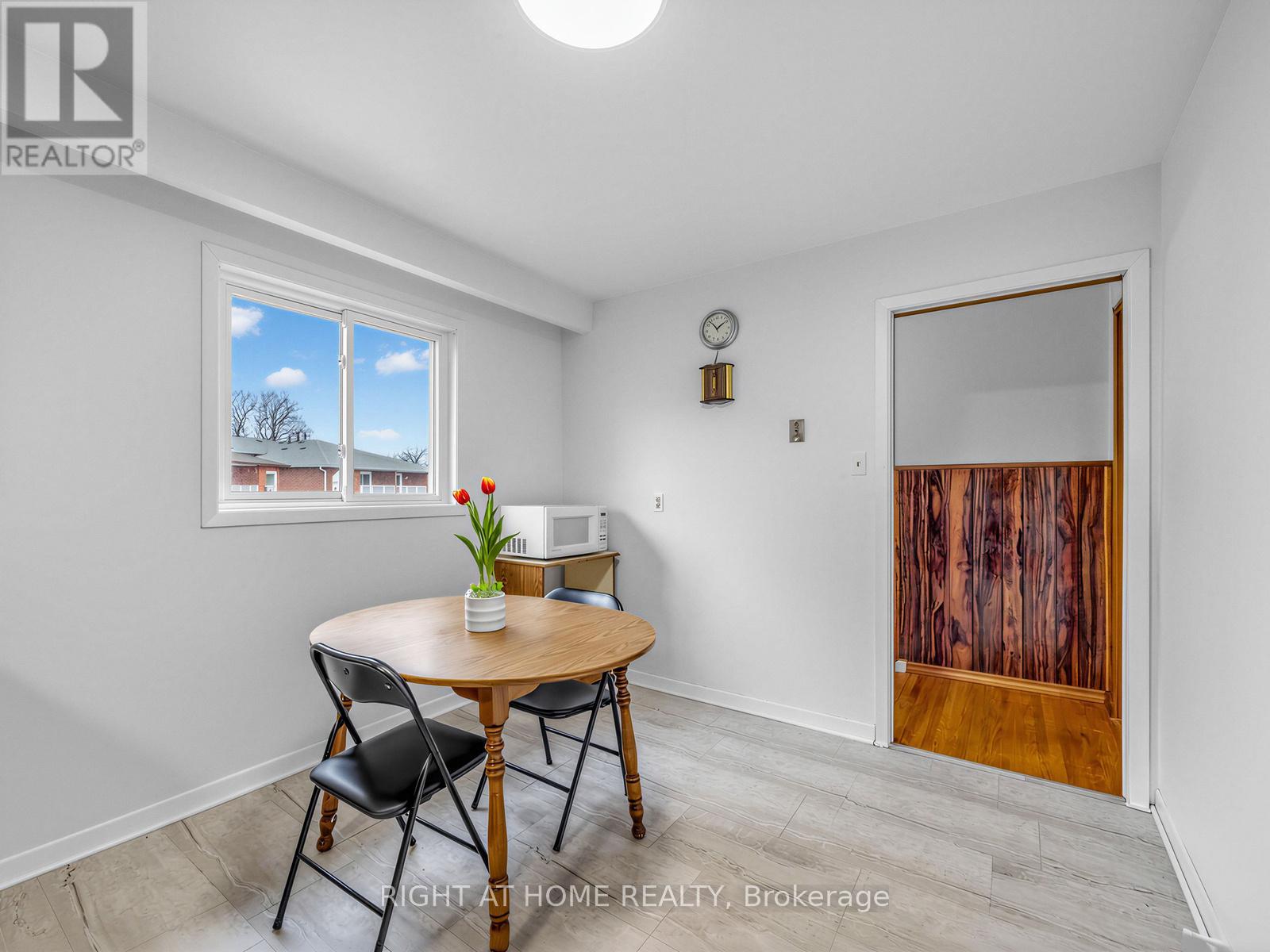 3209 Lednier Terrace, Mississauga, Ontario  L4Y 3Z7 - Photo 10 - W12898146