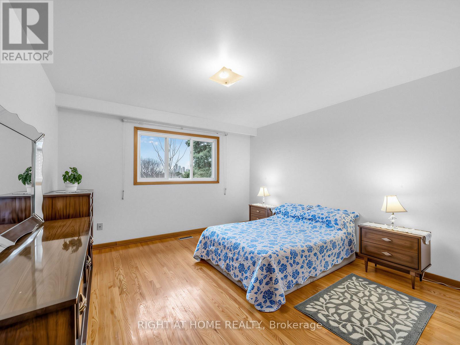 3209 Lednier Terrace, Mississauga, Ontario  L4Y 3Z7 - Photo 12 - W12898146