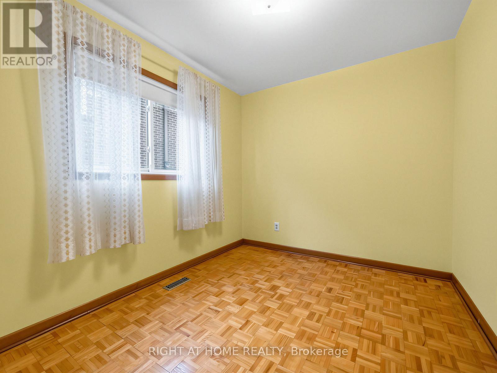 3209 Lednier Terrace, Mississauga, Ontario  L4Y 3Z7 - Photo 19 - W12898146